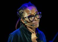 Katia Café-Fébrissy autrice et comédienne de Ça rime avec vinaigre