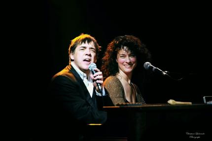 photo-isa-yves-piano-promo---copie.jpeg